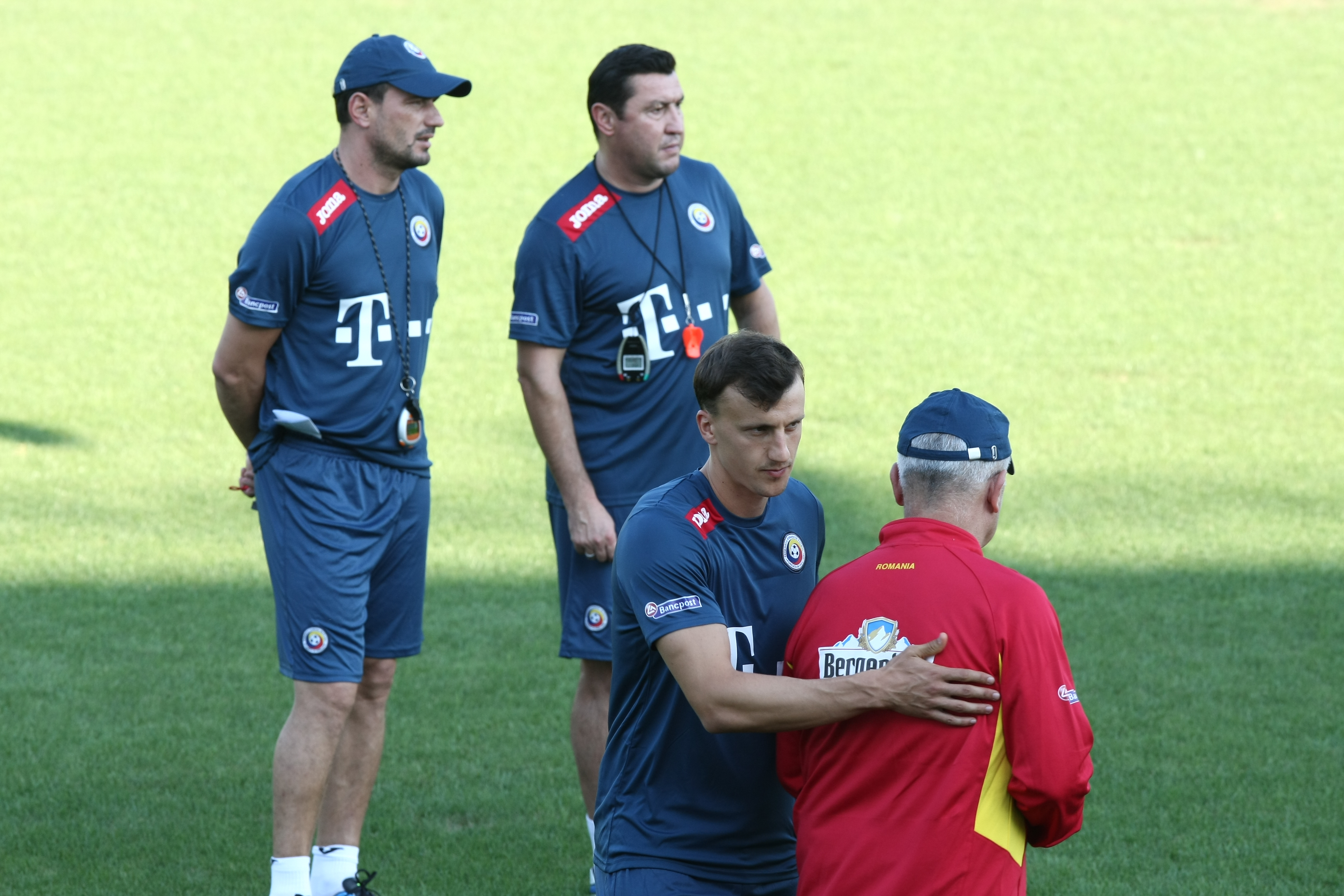 Scandal între Napoli și FRF. Italienii acuză Federația română că l-a forțat pe Chiricheș în dubla cu Ungaria și Grecia din preliminariile Euro 2016. A fost titular cu Empoli