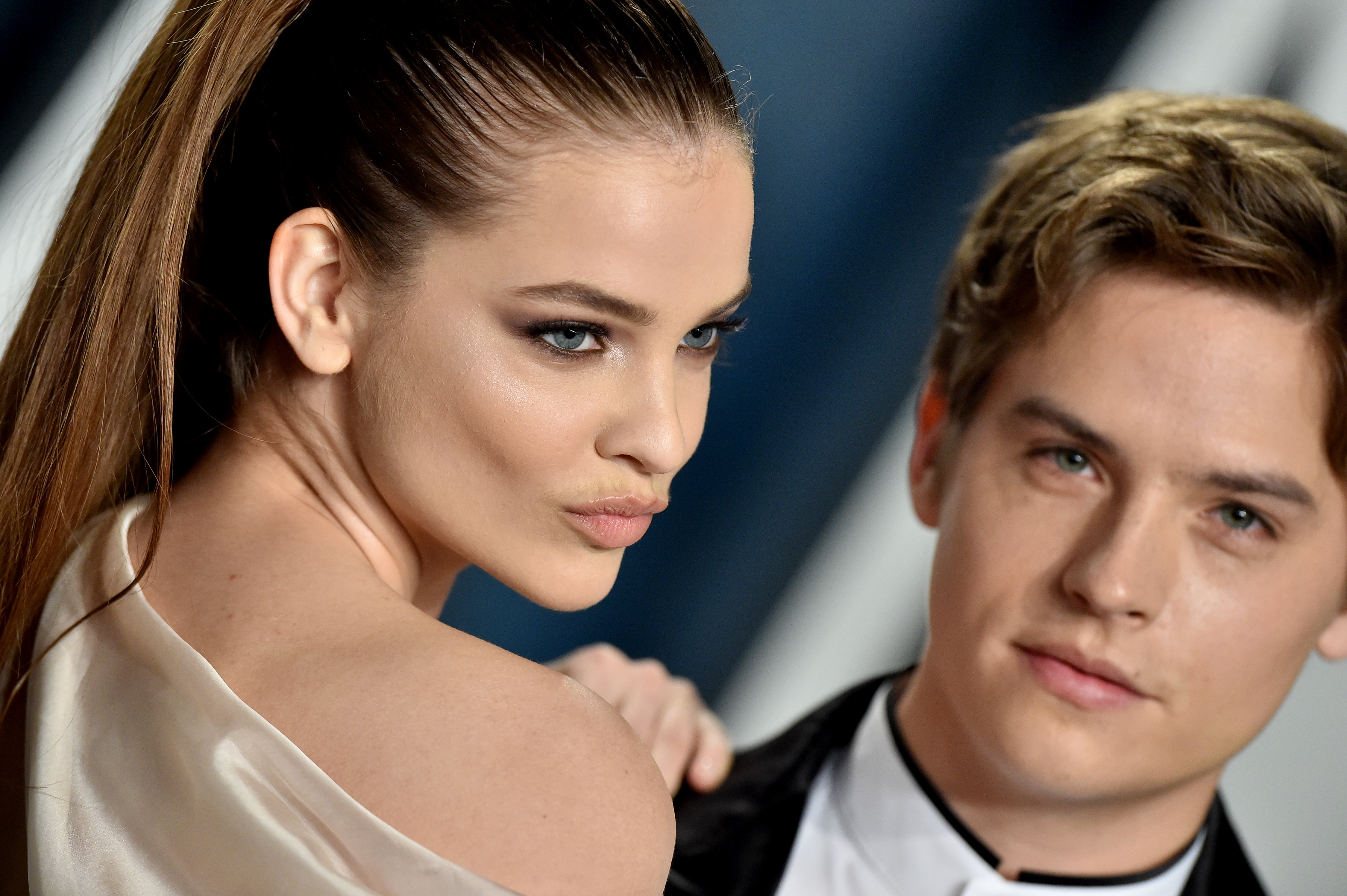 Palvin Barbara és Dylan Sprouse gyönyörű párt alkotnak