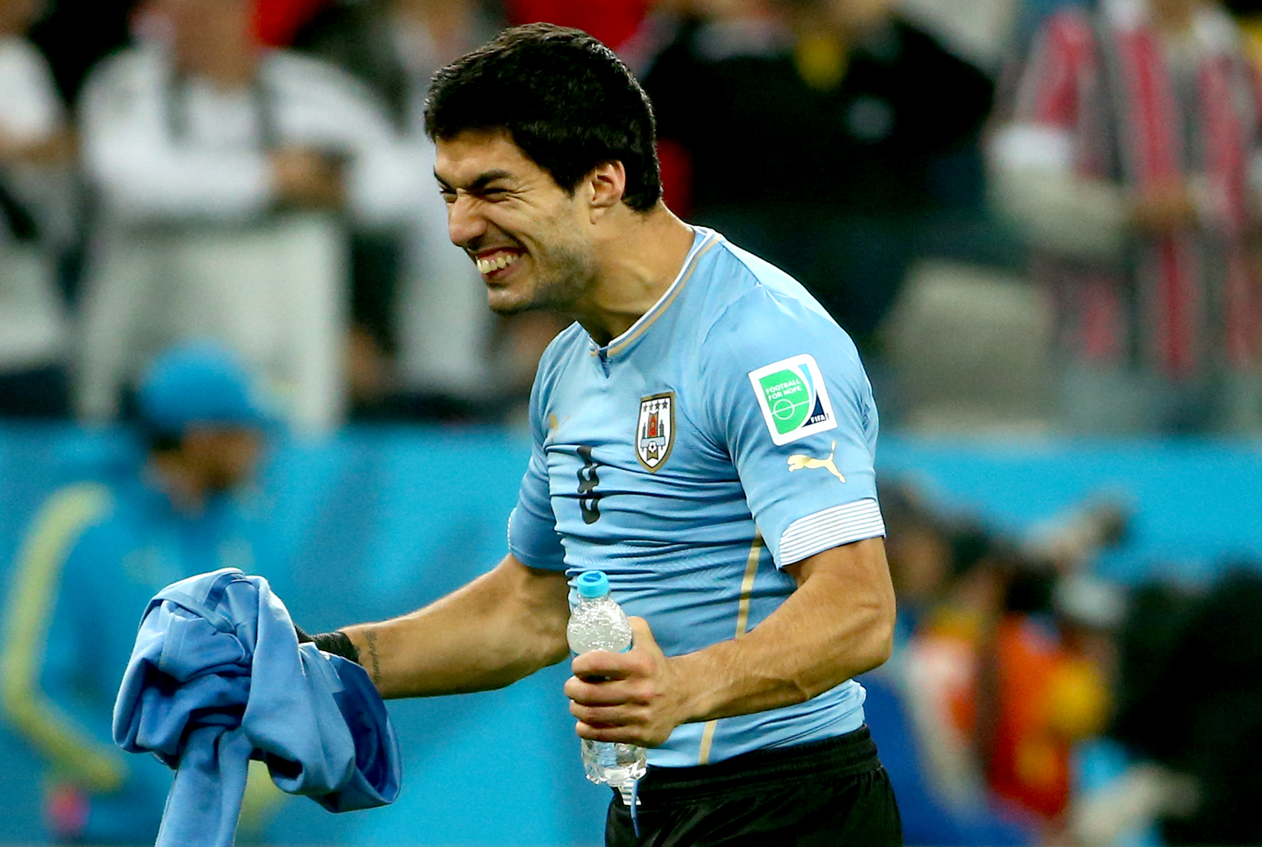 VIDEO / Presa: ”God save the LUIS”. Barcelona dă o avere pe ”CANIBAL” 