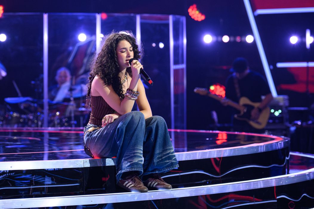 Cum a apărut Eva, fiica lui Andrei Nicolescu, președinte la Dinamo, pe scena de la Vocea României 2025. „Eu te știu de pe TikTok!”