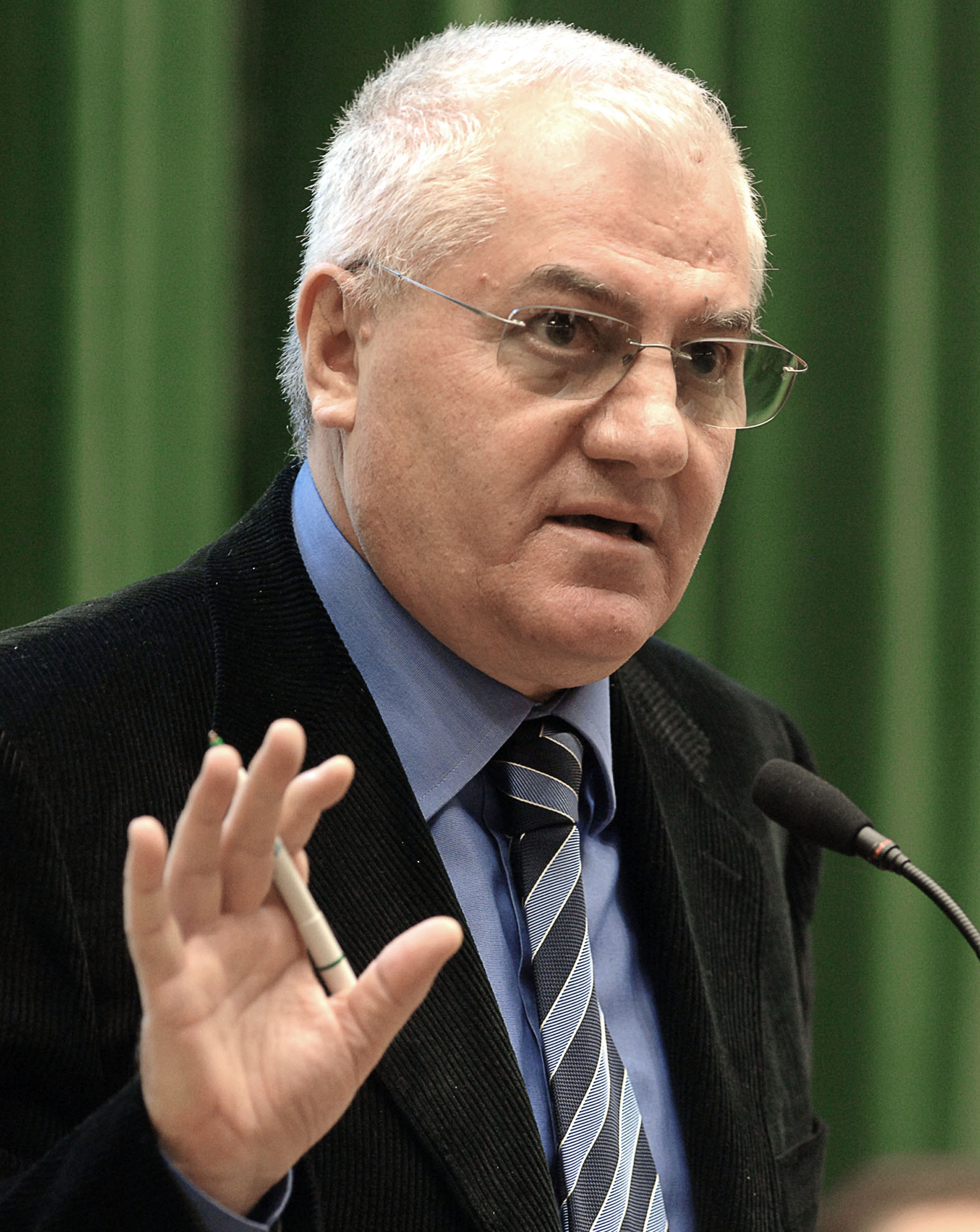Dieta lui Mitică Dragomir. Cum se menține în formă la aproape 80 de ani. „Asta îmi cere corpul. Poți să mănânci orice”