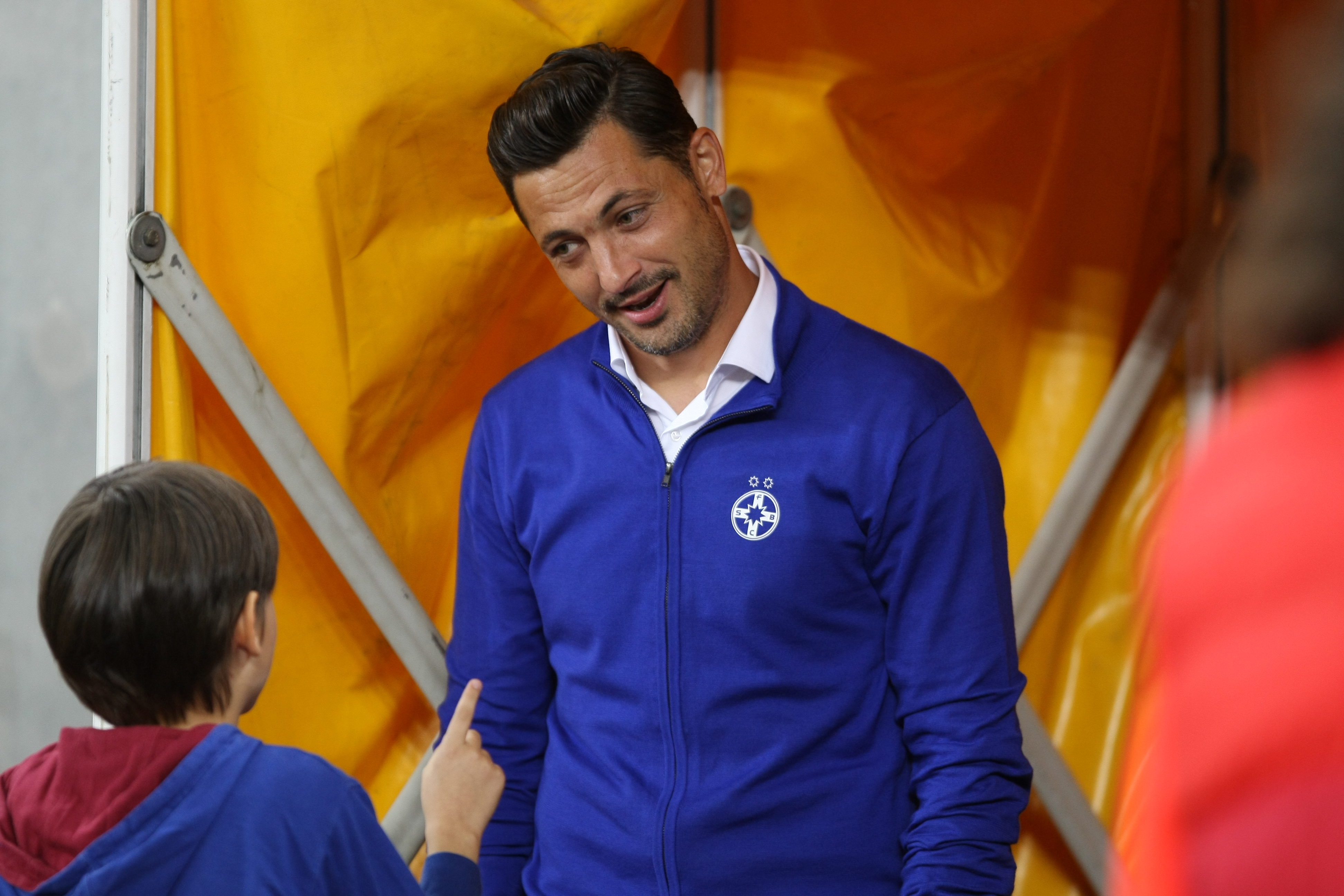 Liga I: Steaua - FC Voluntari 3-1. ^Hamroun, Chipciu și Stanciu l-au ridicat de pe bancă pe Rădoi, antrenorul fără licență al campioanei. Odată cu el, și pe ”principalul”-marionetă Țiți Dumitriu / GALERIE FOTO