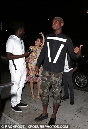 Paul Pogba a plecat în vacanță cu o nouă tunsoare extravagantă. Francezul se distrează în LA / GALERIE FOTO și VIDEO