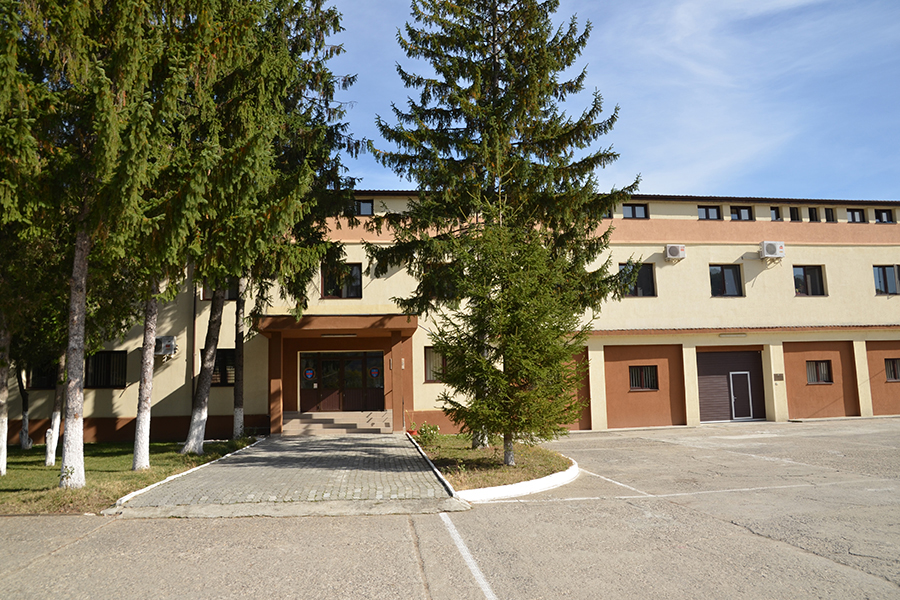 Școala de Pompieri din Boldești cumpără mâncare în valoare de 350.000 de euro. Lista include 98 de loturi, printre care și 190.755 de ouă