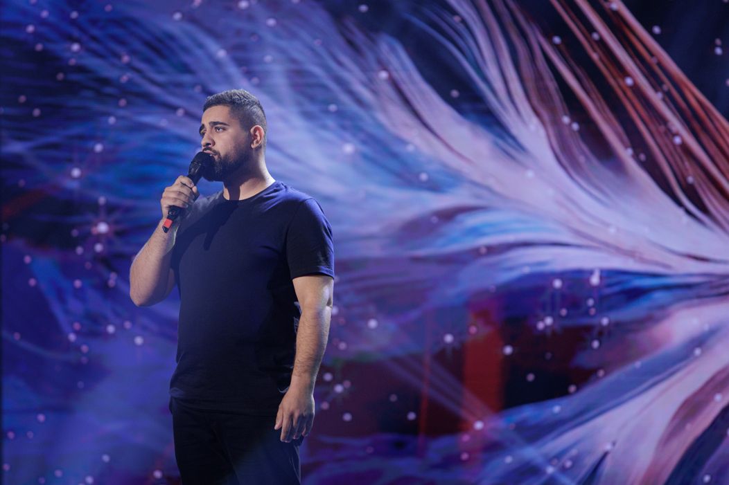 Cine este Ion Cozel de la „Românii au talent” 2025. Smiley și Pavel Bartoș au apăsat Golden Buzz pentru talentul său. „Un diamant neșlefuit”