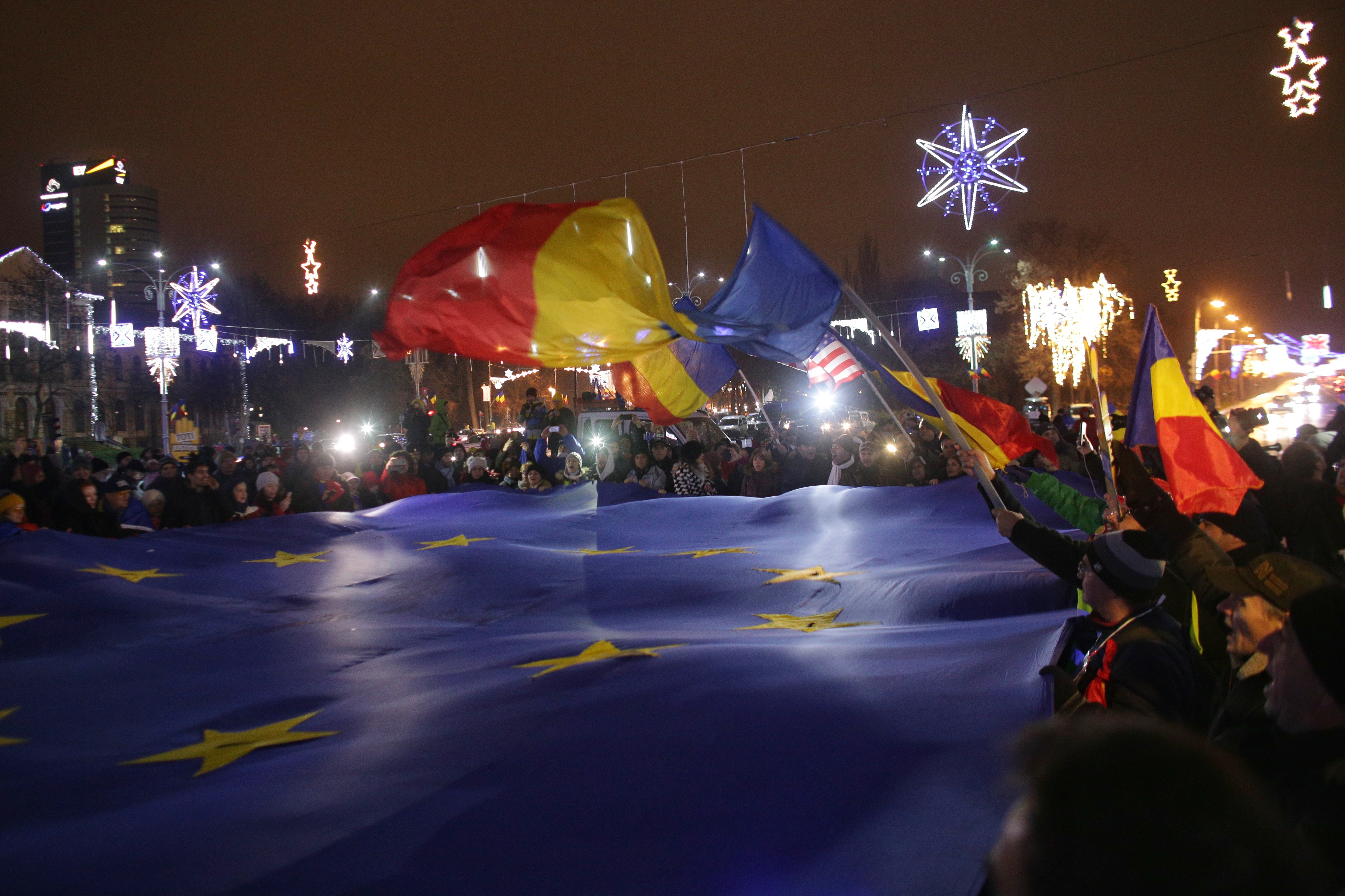 FOTO. Nou protest în Piața Victoriei din București. Manifestanții au cerut demisia lui Dragnea și Tăriceanu