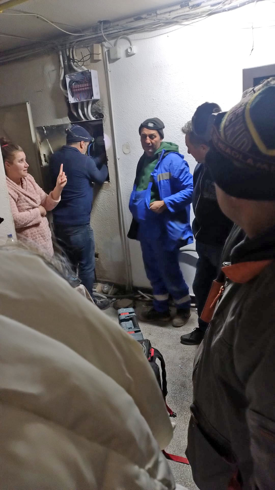 Situație disperată în Rahova, sectorul 5, unde sute de oameni stau de două luni fără gaze. „O să facem Crăciunul în frig. Pentru Distrigaz nu contăm”