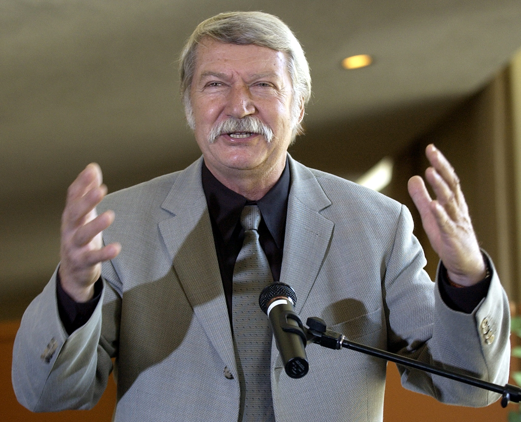 DEZVĂLUIREA ÎNCEPUTULUI DE AN. Celebrului antrenor Bela Karolyi îi plăceau PUICUȚELE