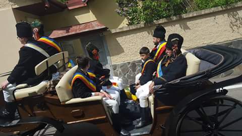 Mii de oameni au asistat la Parada Junilor la Brașov | GALERIE FOTO