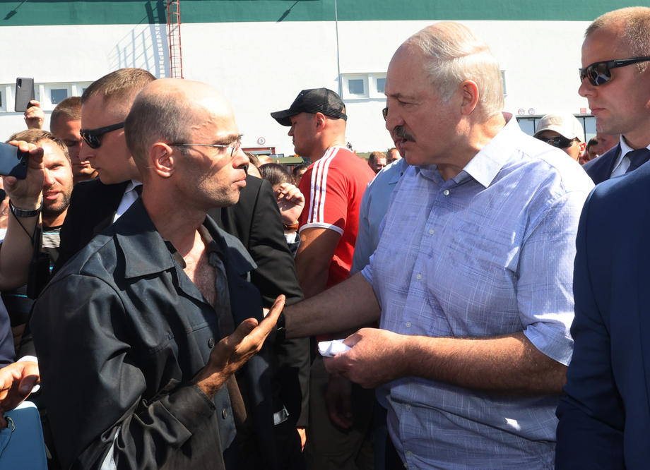 Grevă generală în Belarus. Președintele Lukașenko, huiduit de mii de muncitori: "Pleacă! Nu uităm, nu iertăm"