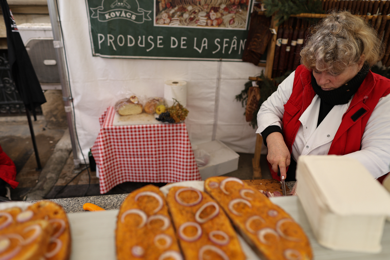 Spectacol culinar în curtea Ministerului Agriculturii. Am vizitat „Târgul de lăsatu’ secului” din București