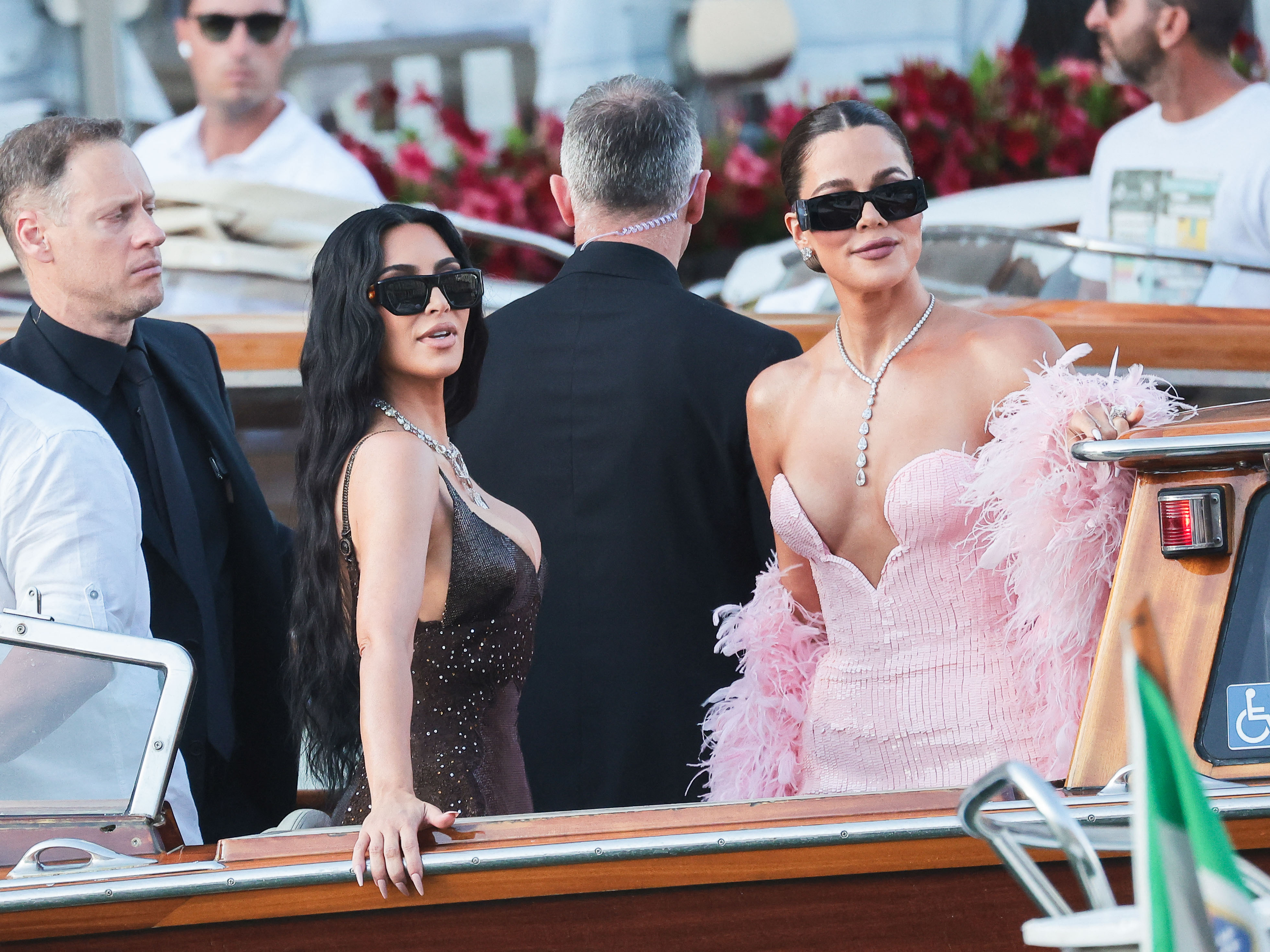 Imagini de la nunta lui Jeff Bezos cu Lauren Sánchez. Mireasa a purtat o rochie de 500.000 de dolari