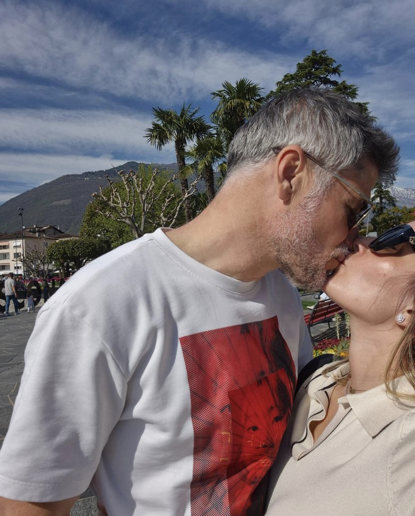 Ela Crăciun a împlinit astăzi 42 de ani. Cum a surprins-o soțul ei departe de România. „Voi fi plecată”