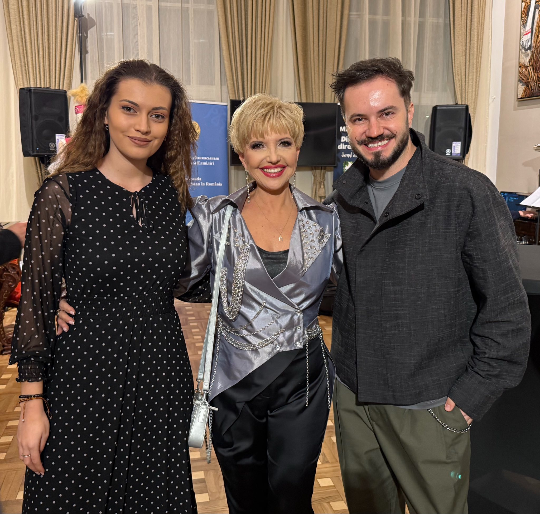 Marina Almășan și-a lansat cea de-a 20-a carte. Imagini cu vedetele care i-au fost aproape: „Mi-au lăudat cartea”