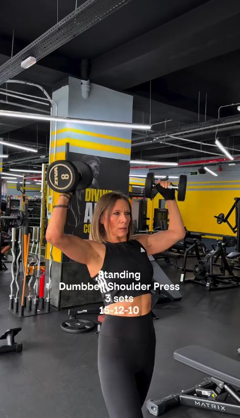 Imagini spectaculoase cu Romanița Iovan în sala de fitness la 62 de ani