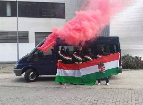 FOTO / Ameninţări şi xenofobie din partea huliganilor maghiari
