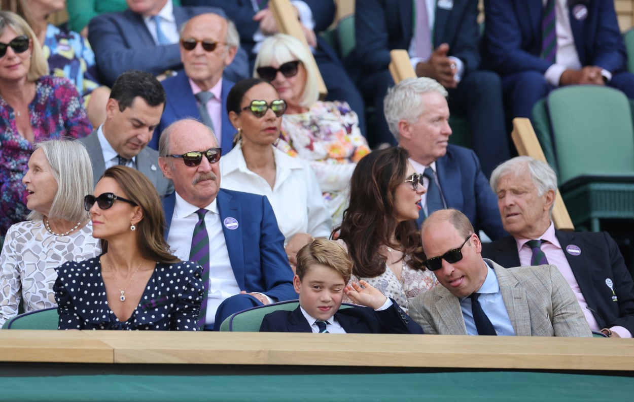 Prințul George al Marii Britanii, în centrul atenției la Wimbledon. Ducesa Kate și prințul William au stat în permanență cu ochii pe el