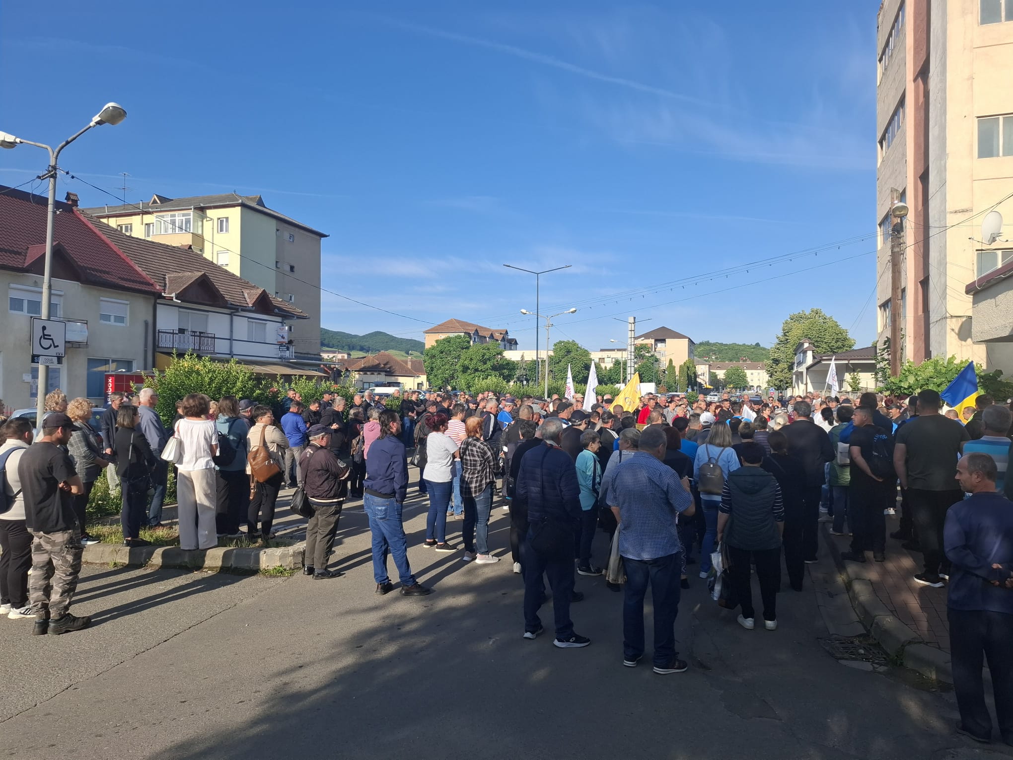 Proteste din cauza legii salarizării: sindicaliștii SANITAS, angajații de la Fabrica de Arme Cugir, ANAF și magistrații se revoltă