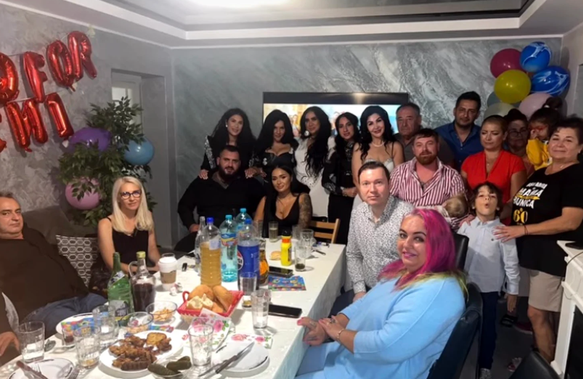 Imagini rare cu familia Elenei Merișoreanu. Artista de muzică populară și-a botezat strănepotul. „Nu am vrut să facem tam-tam”