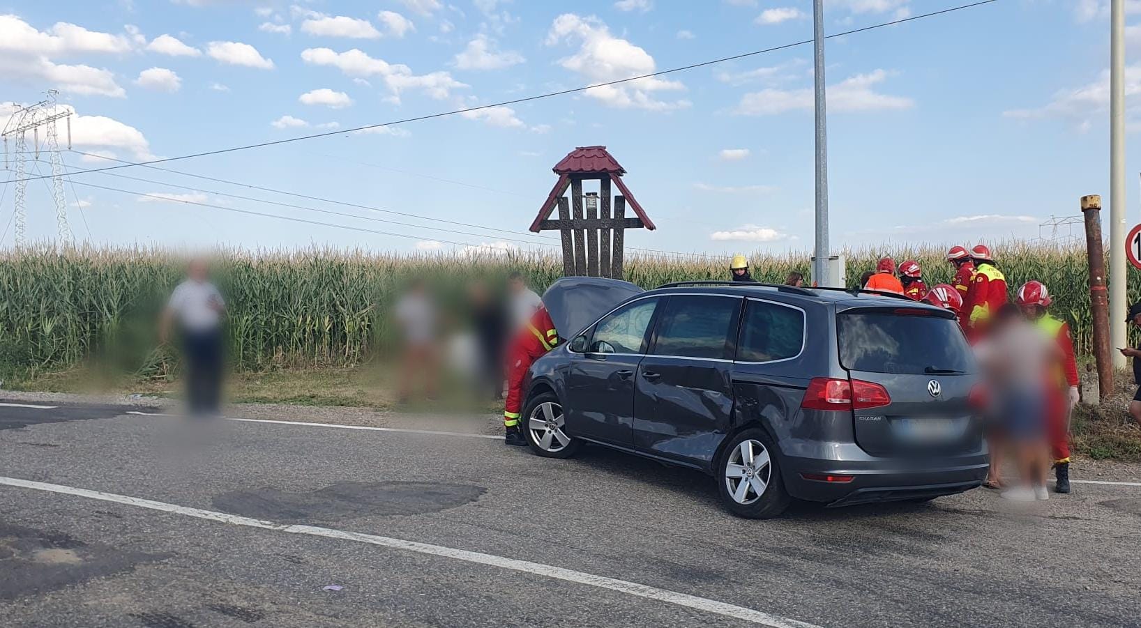 Accident grav în judeţul Suceava. 9 persoane au fost duse la spital, dintre care 6 copii