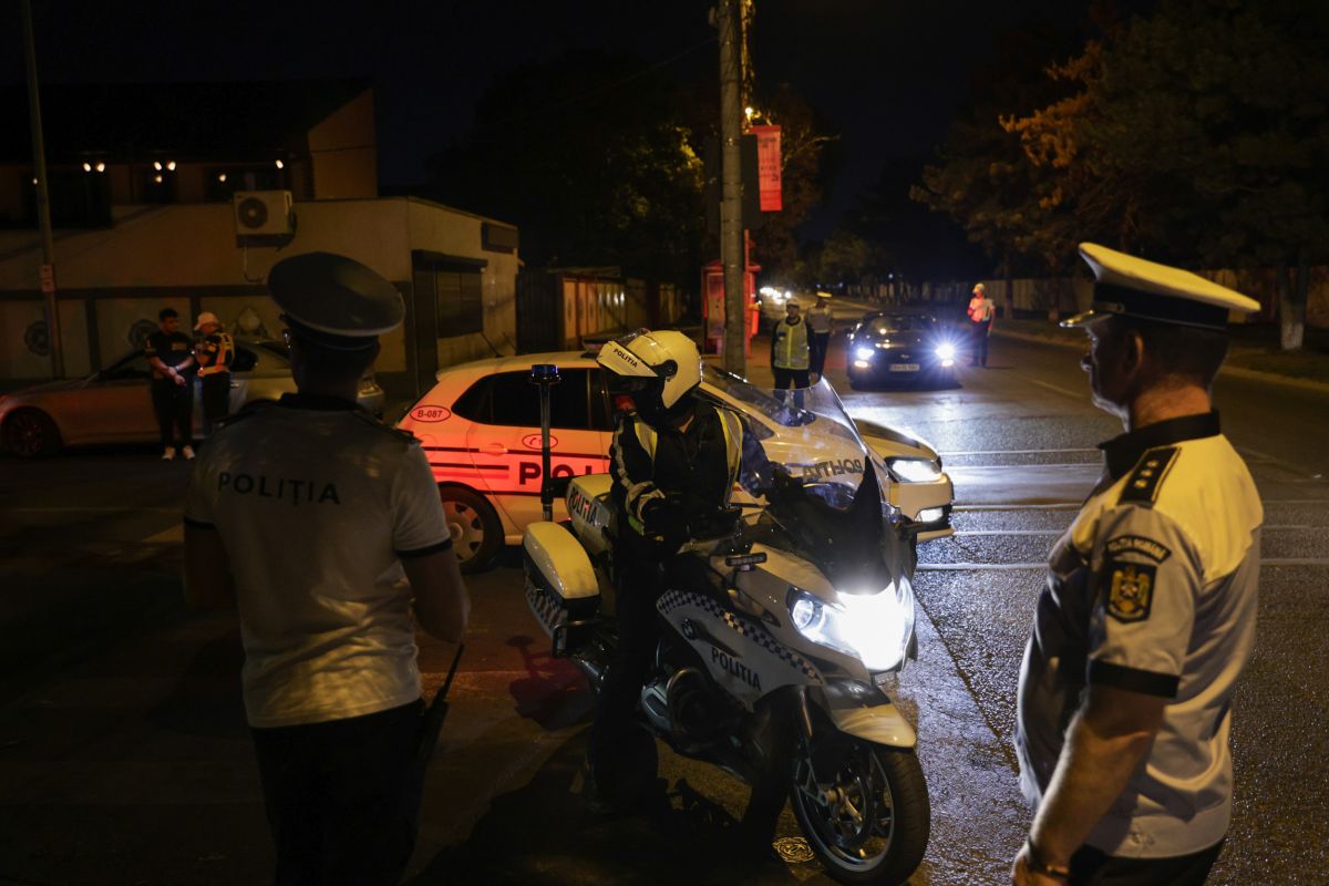 Șoferi băuți și care au consumat substanțe interzise, un autobuz neomologat în trafic și taxi fără autorizație, descoperite la un filtru al Poliției, sâmbătă noapte | VIDEO