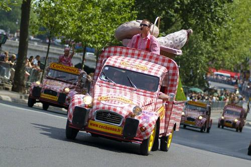 Caravana din Turul Franței! De mașini publicitare! / GALERIE FOTO