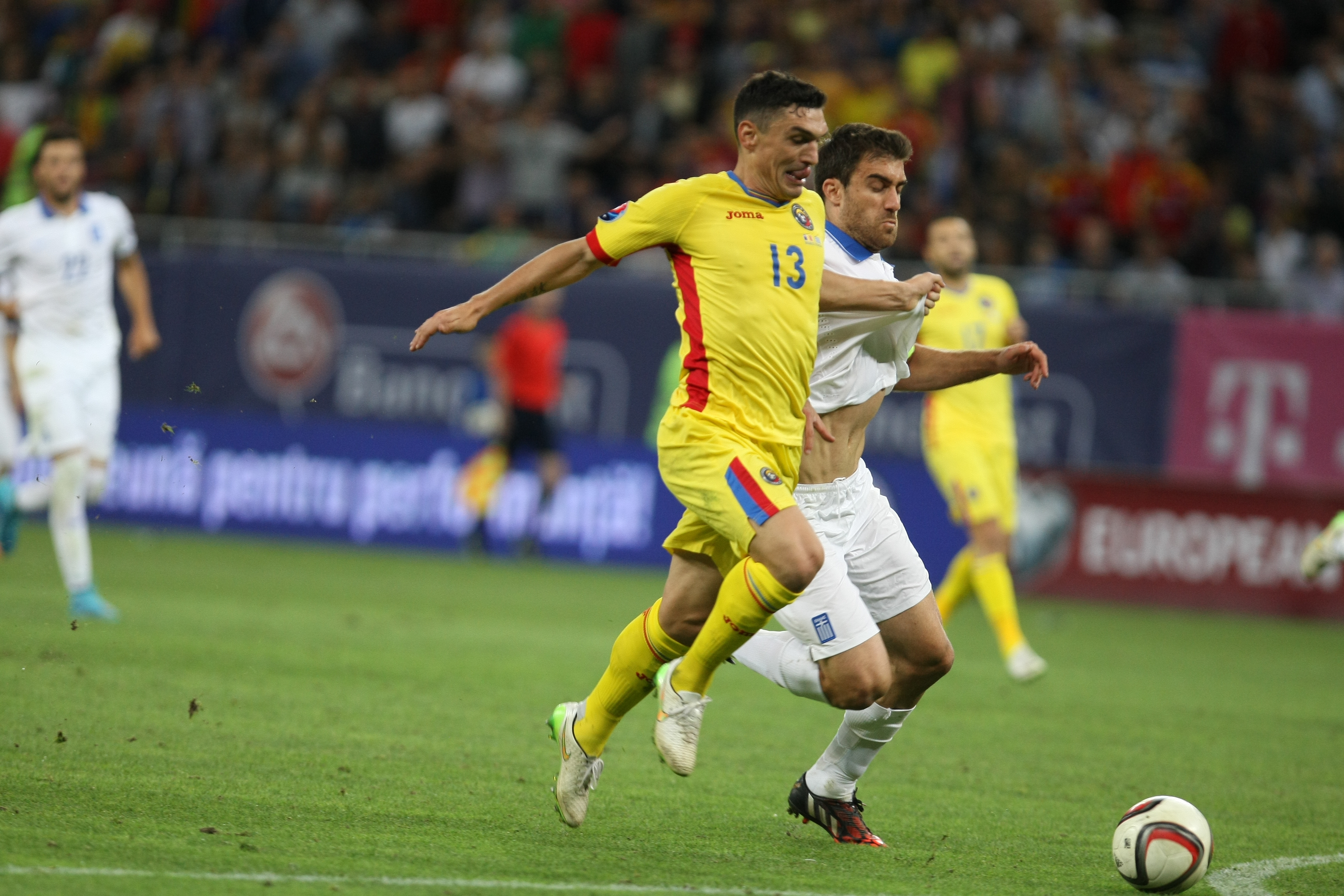 Apărare beton, atac de carton! Naționala României gâfâie în drum spre Euro 2016. Avem cea mai bună defensivă din istorie, dar suntem în pragul cele mai mari crize ofensive din ultimii 67 de ani