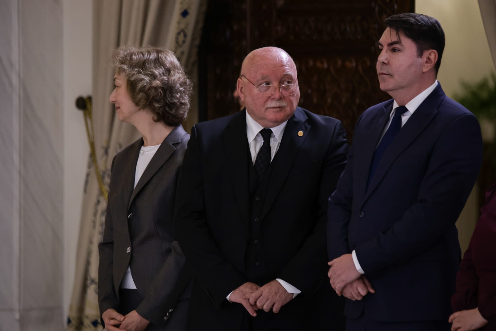 Trei noi judecători la CCR. Dacian Dragoş, Csaba Asztalos şi Mihai Busuioc au depus jurământul la Cotroceni. Cine sunt cei 9 judecători ai Curții