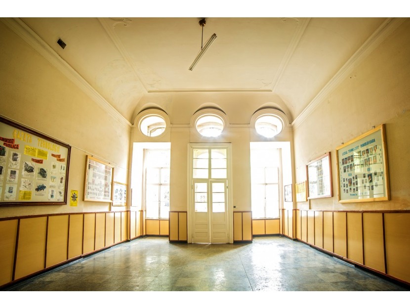 GALERIE FOTO| Pentru ce sumă a fost scos la vânzare Castelul Teleki, unul dintre cele mai importante edificii din Transilvania