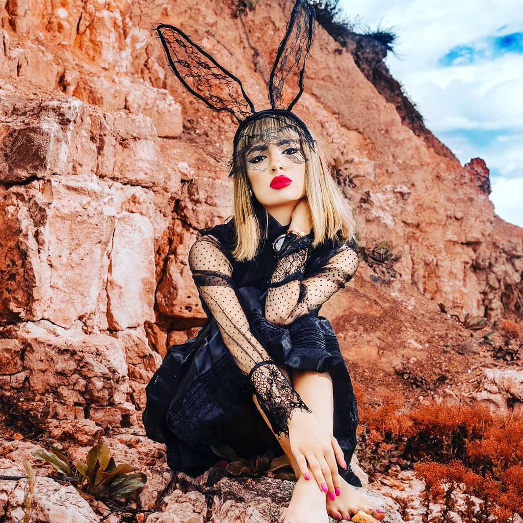 Catinca Roman vorbește fără rețineri despre relația cu fiica ei, Calina. „Cum aș putea să o judec pe ea, când eu am greșit de atâtea ori”