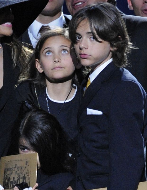 Prince Jackson s-a logodit cu iubita lui. Băiatul lui Michael Jackson și Molly trăiesc o poveste de dragoste de opt ani