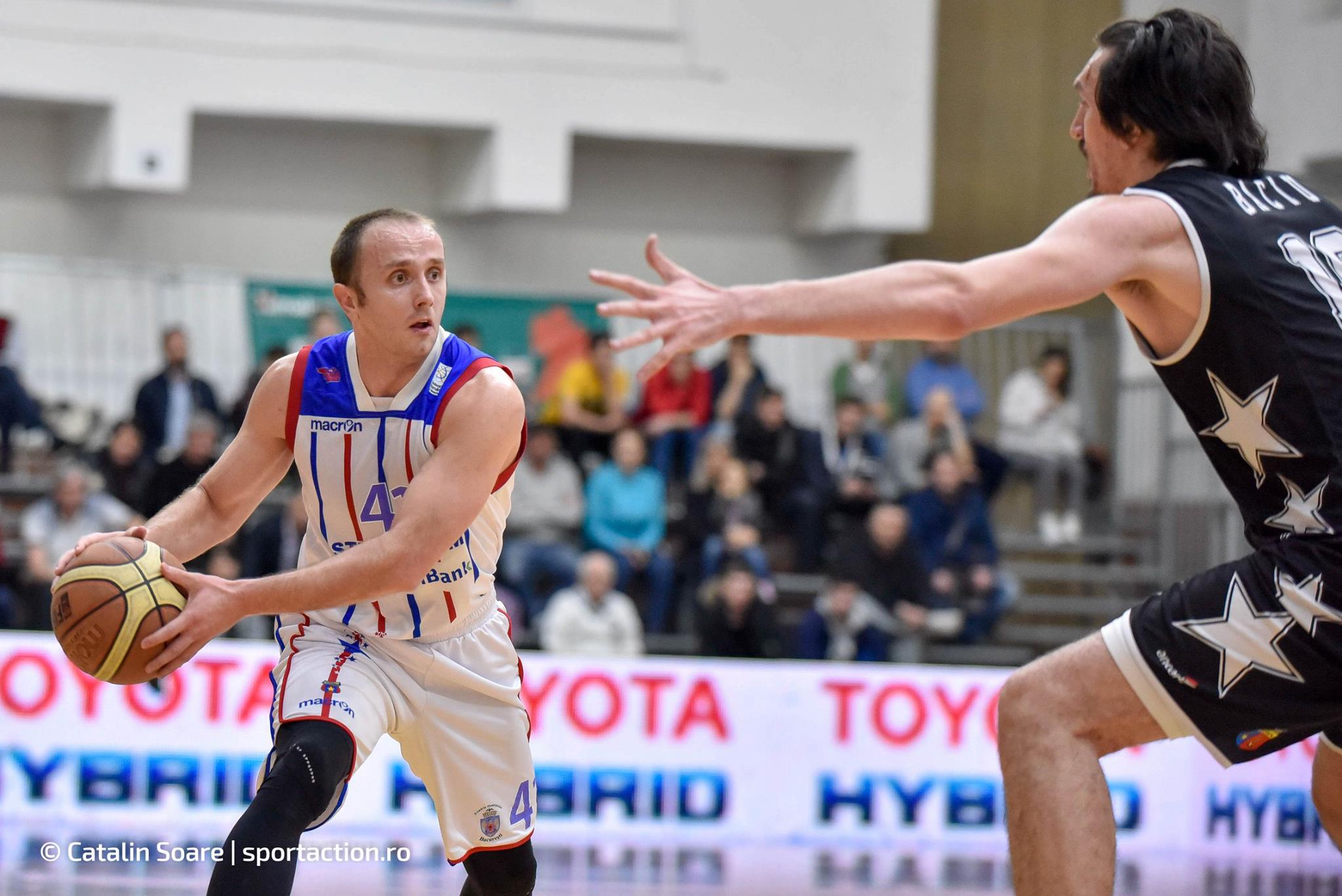 Playmaker-ul Stelei, baschetbalistul sârb Marko Marinovici, dezvăluie: ”Trag ca un nebun, să-mi întăresc mușchii spatelui și ai abdomenului! Am un membru mai scurt cu 4 centimetri” | VIDEO EXCLUSIV