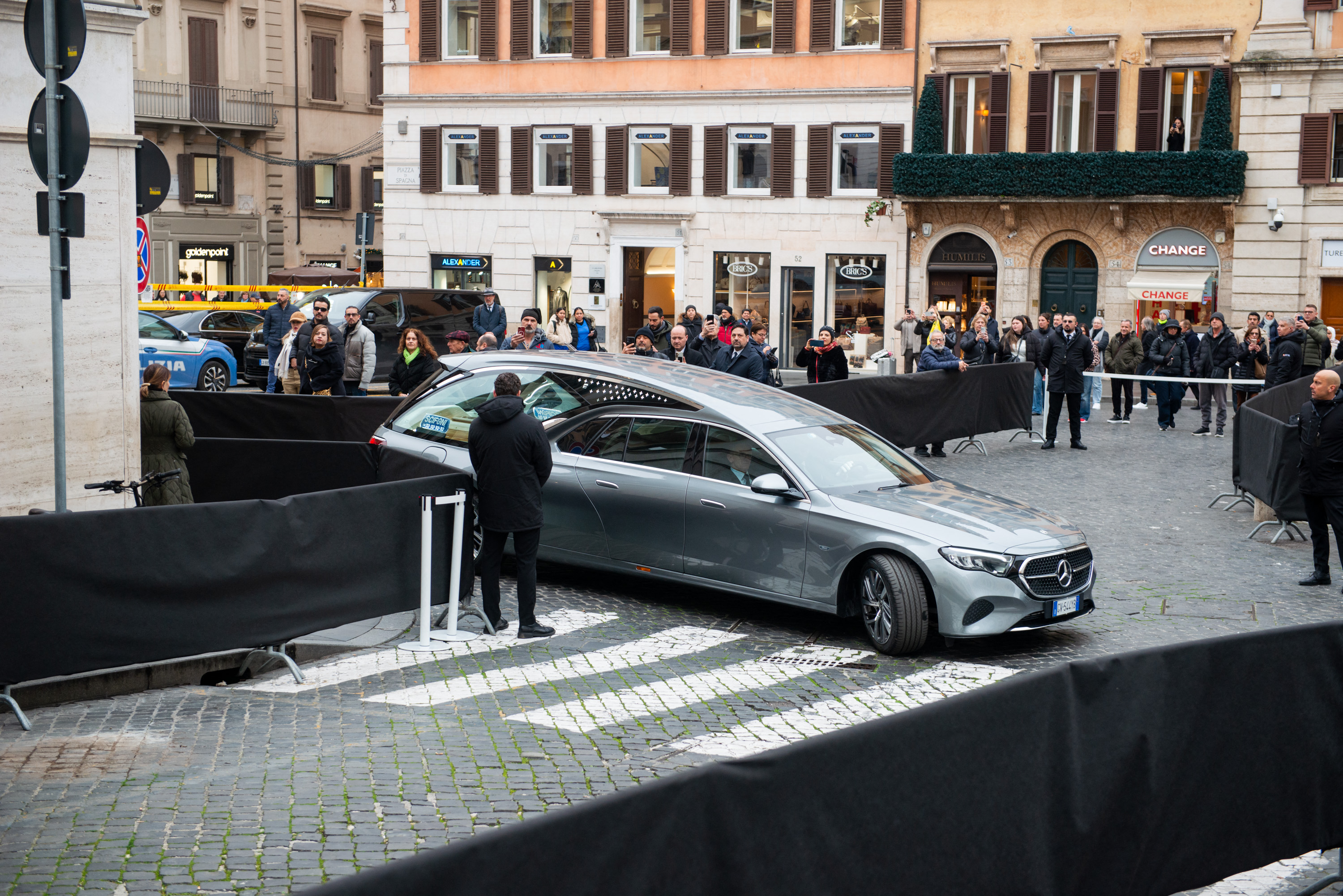Când și unde va fi înmormântat Valentino Garavani, celebrul designer italian