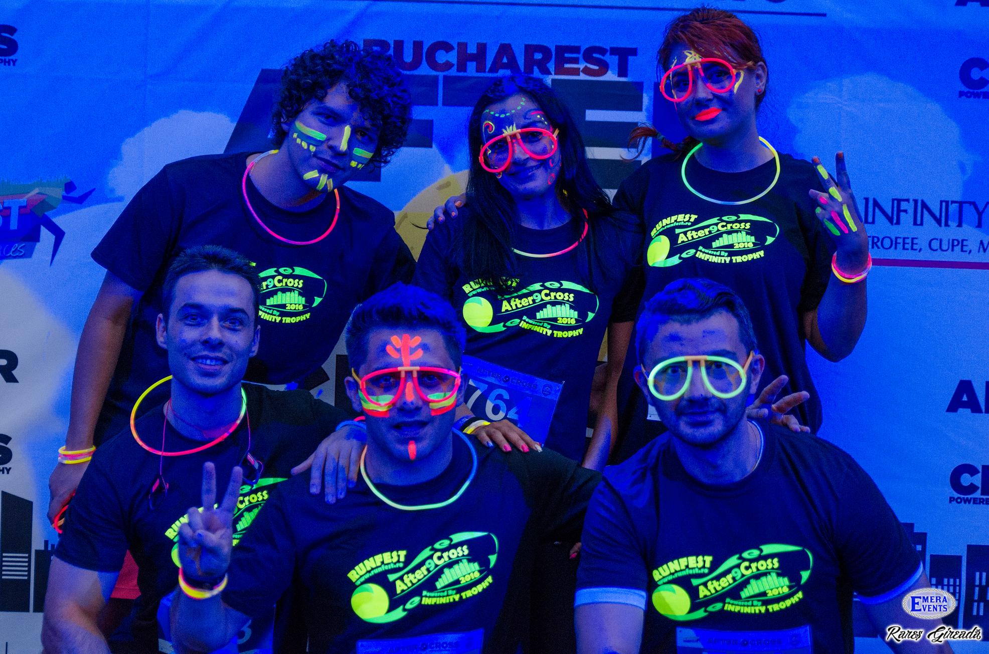 Curse nocturne și atmosferă electrizantă la Bucharest After9Cross, seria RUNFEST. Sute de participanți s-au bucurat de alergare, muzică și distracție / FOTO