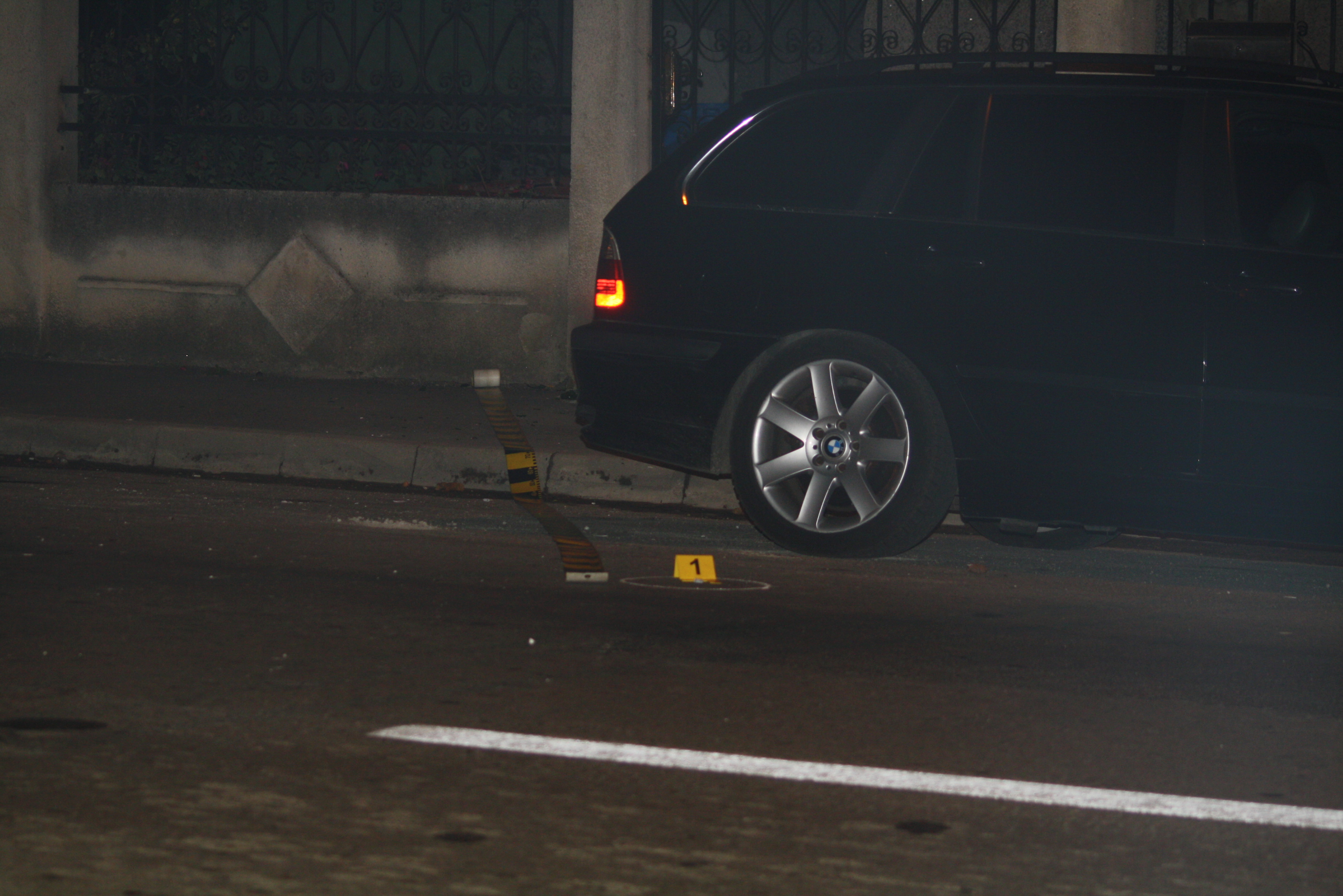 Scandal cu focuri de armă între două familii de romi din Lugoj. Conflictul ca-n filmele cu mafioți, oprit de Poliție