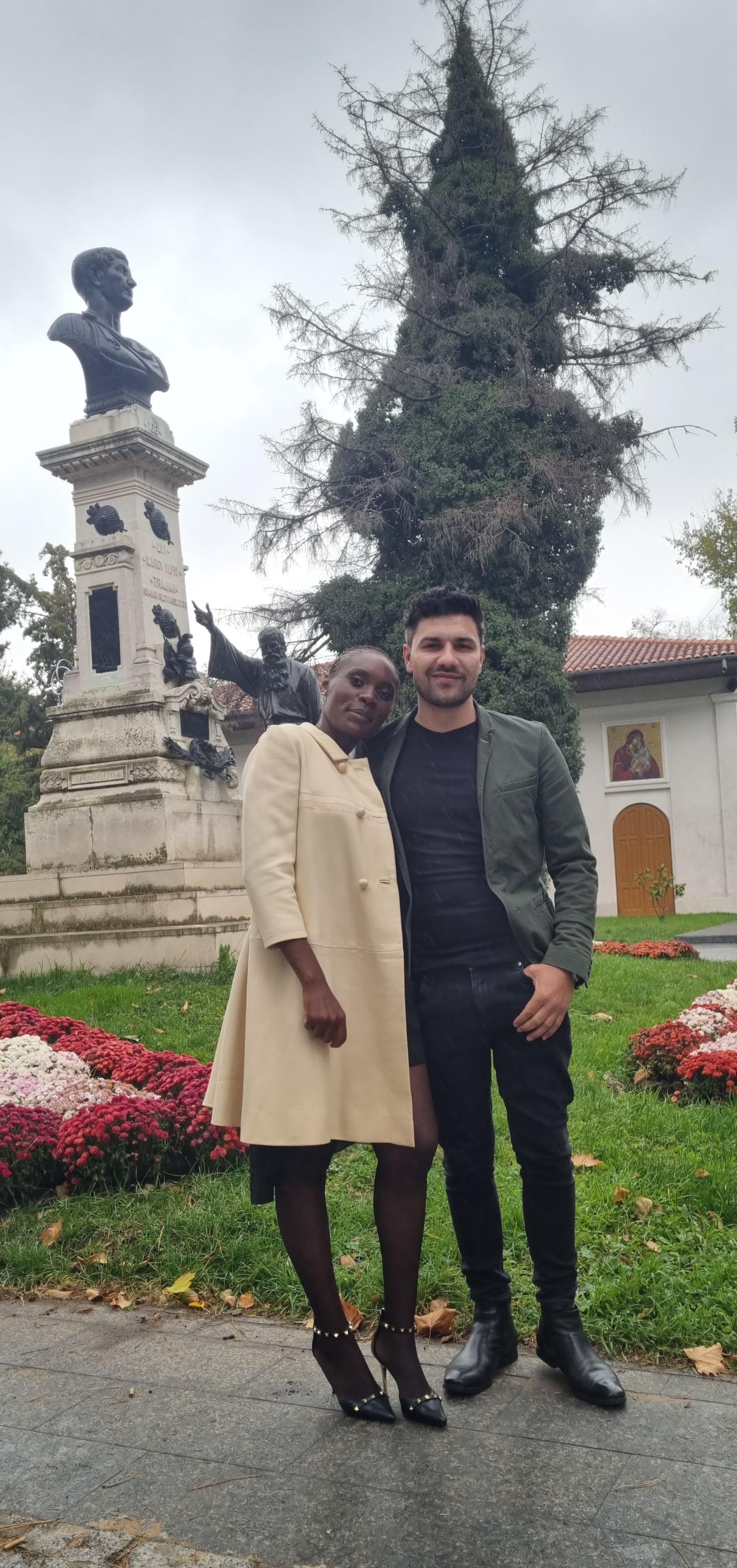 Artistul român căsătorit cu o prințesă din Africa a decis să candideze la alegeri. Are 40 de ani și se află pe listele pentru Camera Deputaților