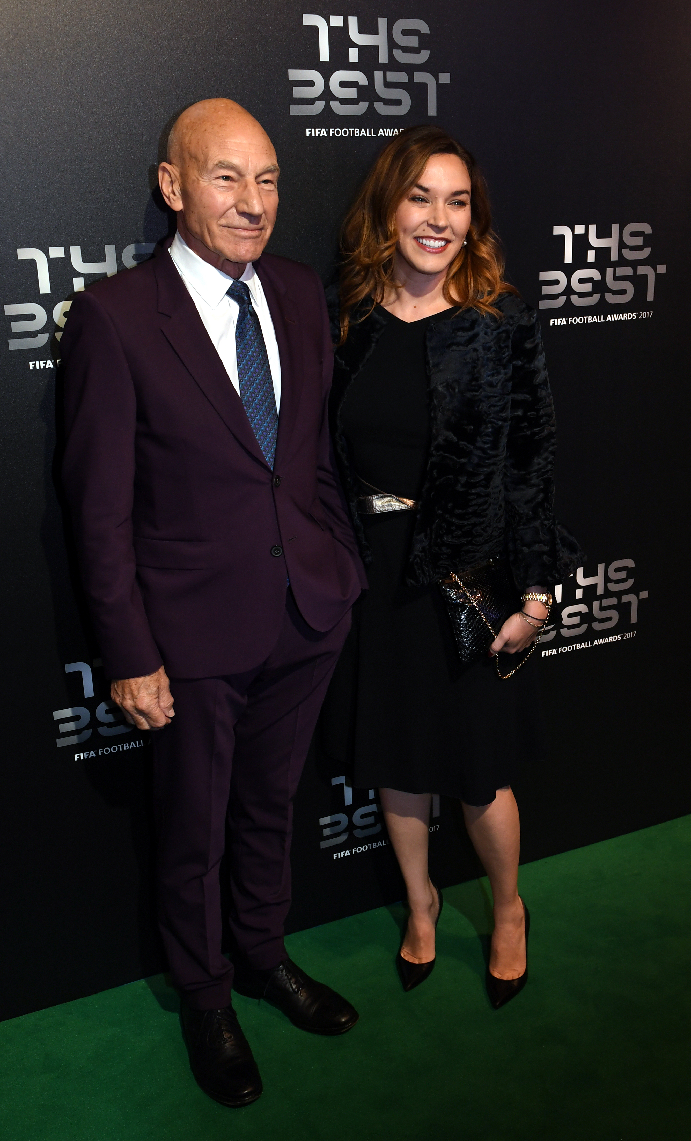 Soțiile și iubitele fotbaliștilor au făcut parada modei la Gala premiilor ''The Best'' a FIFA | GALERIE FOTO