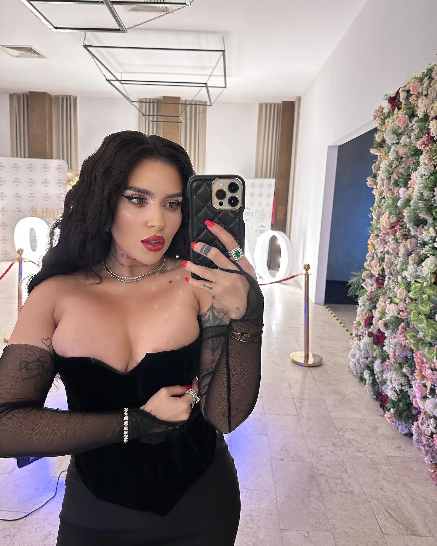 Oana Radu a plecat din România, la o lună de la divorțul de Cătălin Dobrescu. „Poate din acest motiv am cheltuit atât de mulți bani”