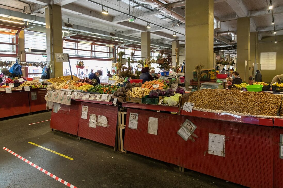 REPORTAJ. Supărarea comercianților dintr-o piață de la marginea Bucureștiului pe aglomerația de la Obor: “I-au văzut pe ei așa și ce au zis, hai să îi închidem pe toți”