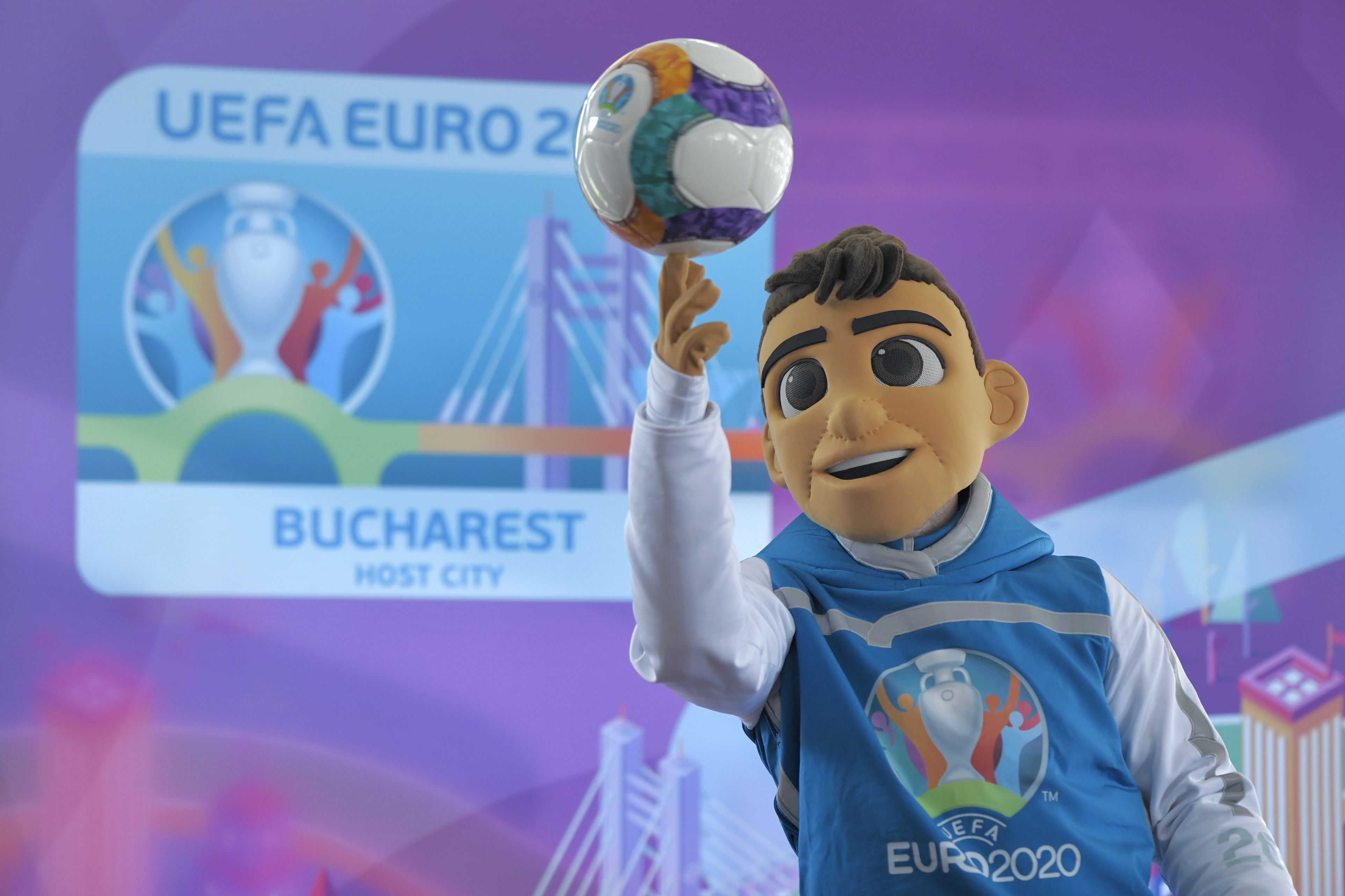 FOTO | S-a lansat mascota oficială Euro 2020 și la București