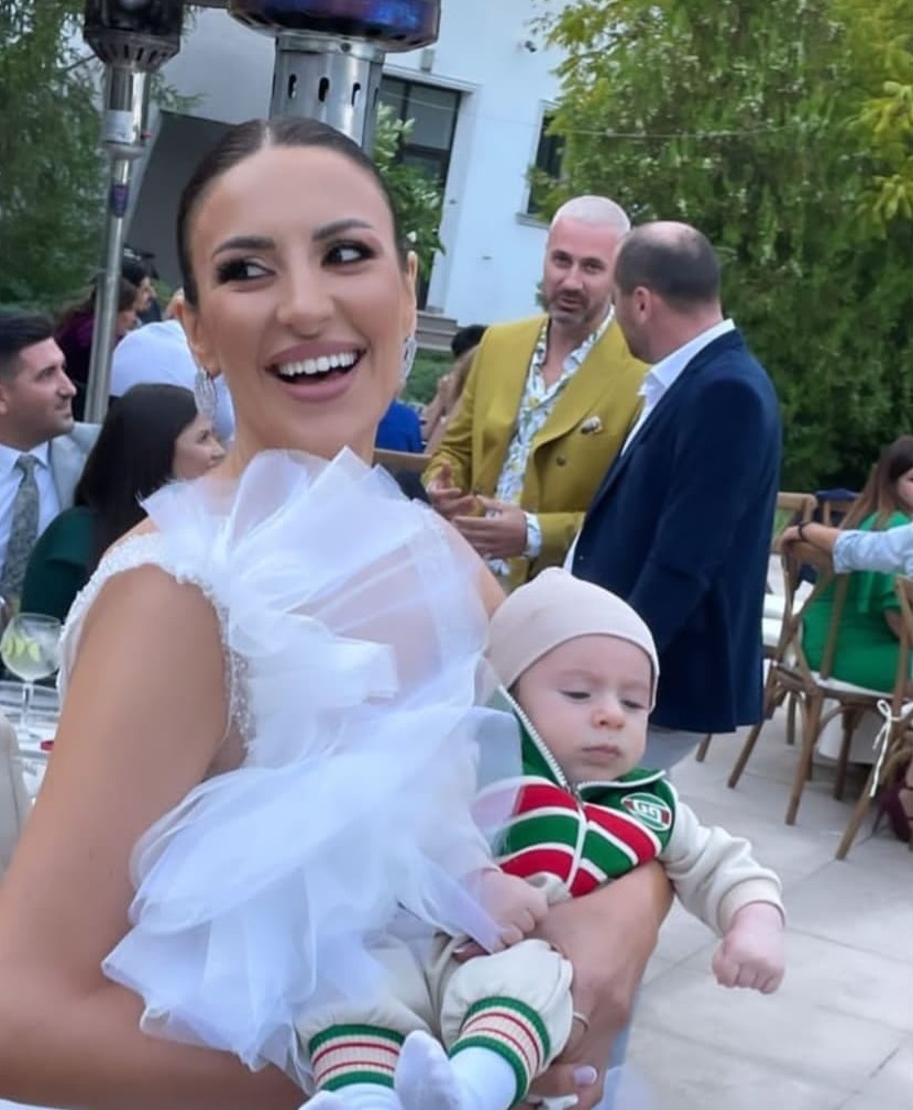 Anca Ciota și-a botezat băiețelul. Adelina Pestrițu, Ilinca Vandici, Simona Pătruleasa și alte vedete de la Kanal D au participat la eveniment