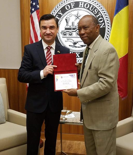 Iașiul se va înfrăți cu Houston. Memorandumul de cooperare, semnat în Statele Unite