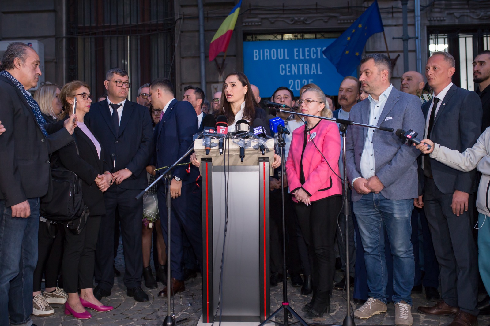 Anamaria Gavrilă și-a depus candidatura la prezidențiale la BEC, alături de George Simion. Cine se va retrage