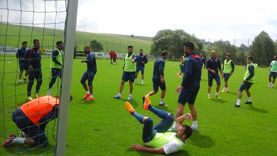 Dan Petrescu testează doi fotbaliști olandezi în Austria