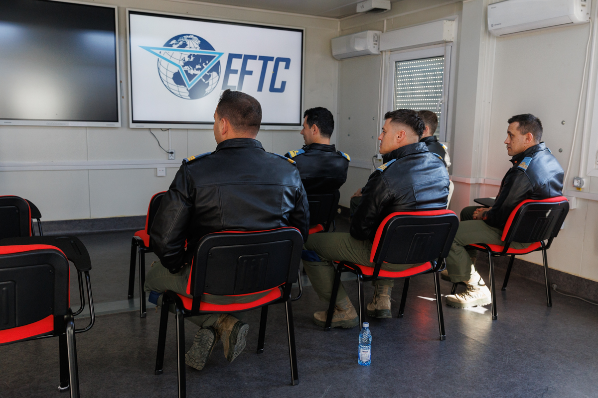 Reportaj din centrul de instruire a piloților pe avioanele F-16 de lângă Fetești. Când se vor antrena ucrainenii în Bărăgan