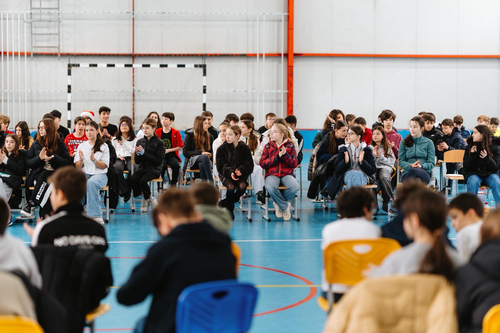 Fundația Tinmar - „Educație pentru viitor”: 413 burse pentru elevii din sectorul 3, București