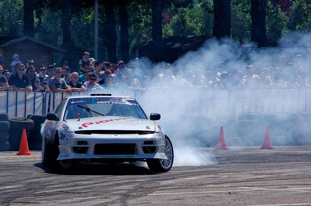 Aşii driftului au topit asfaltul! Cei mai buni piloţi s-au întrecut într-un spectacol impresionant / GALERIE FOTO