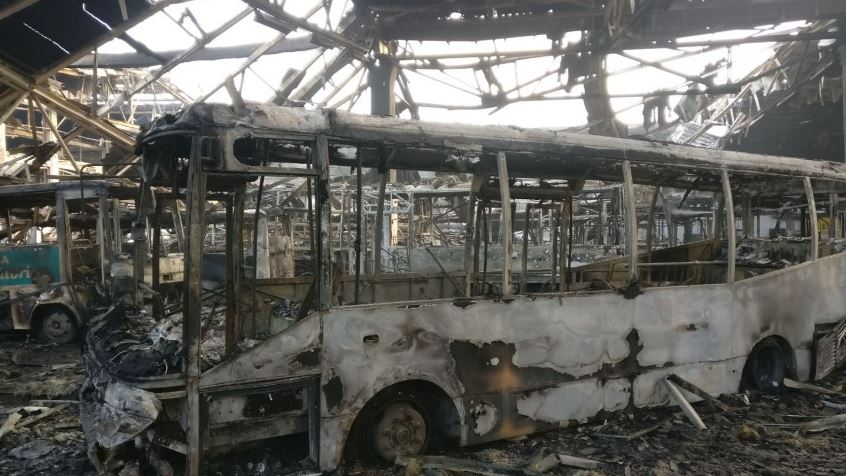 Incendiul violent la societatea de transport public din Tulcea a fost stins. „Pagubele sunt foarte mari” | FOTO&VIDEO