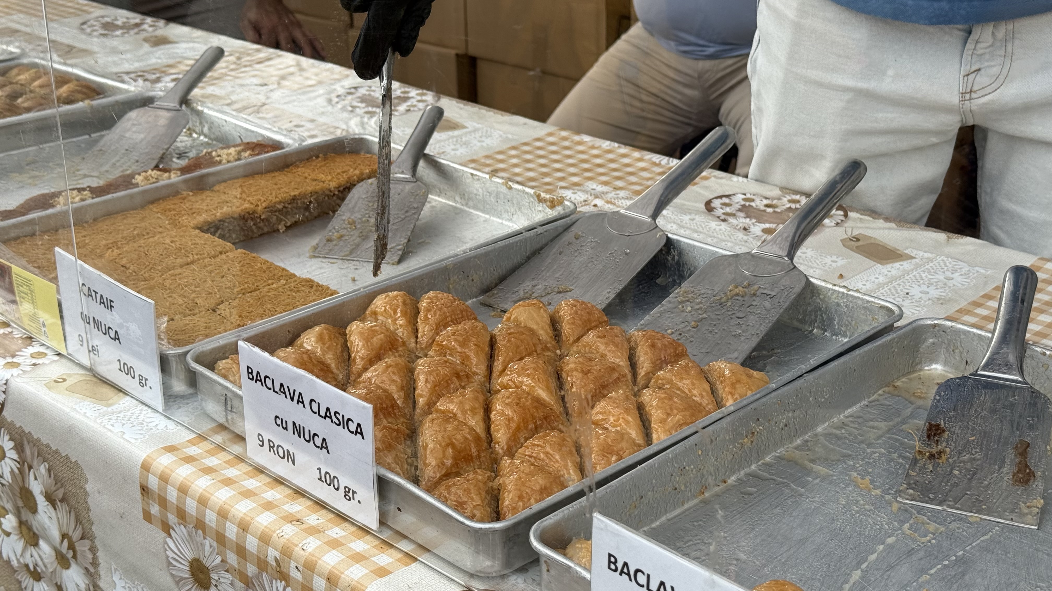 Cât costă șuberekul și kebabul la Festivalul Turcesc de la Arena Națională. Baclavaua e la mare căutare