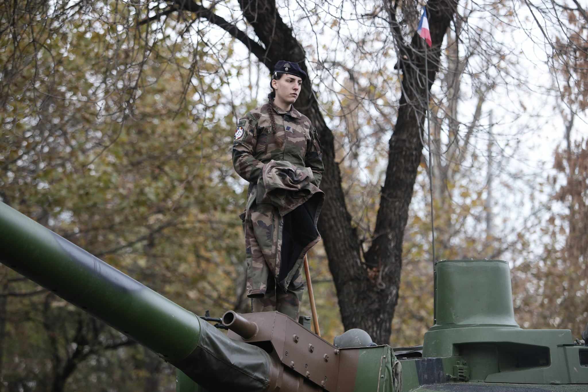 Parada de 1 decembrie 2023 din București. Peste 2.400 de militari, avioane F-16 și Eurofighter au defilat în fața a circa 100.000 de persoane